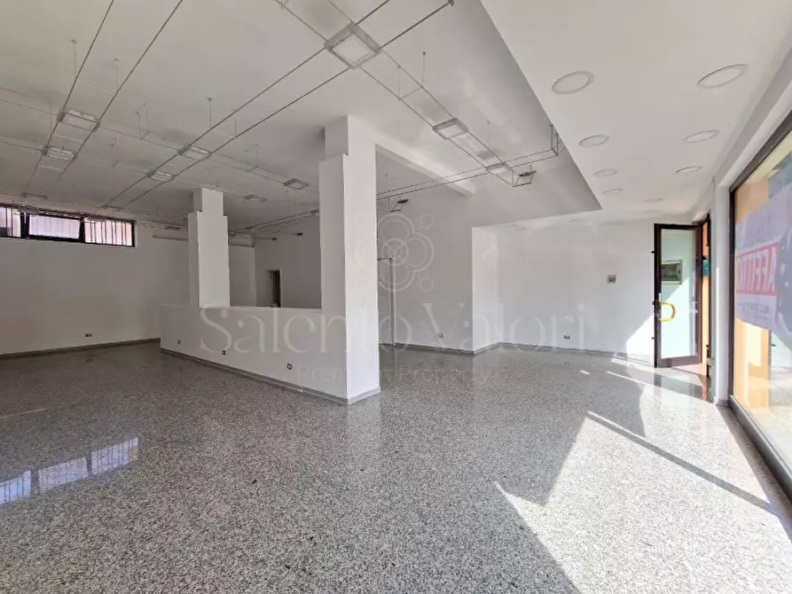 Immagine 18 di Attività commerciale in affitto  in Via Provinciale Matino a Parabita