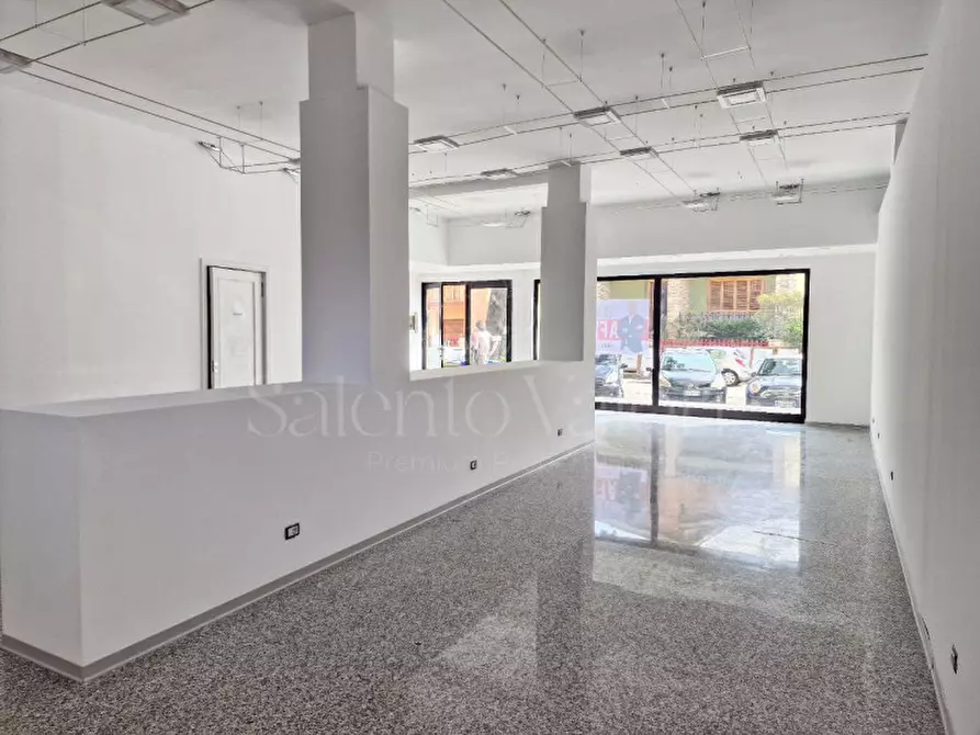 Immagine 19 di Attività commerciale in affitto  in Via Provinciale Matino a Parabita