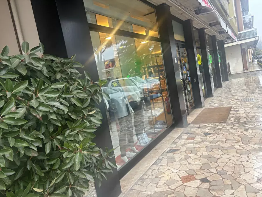 Immagine 4 di Negozio in vendita  in Via Romana Aponense a Padova