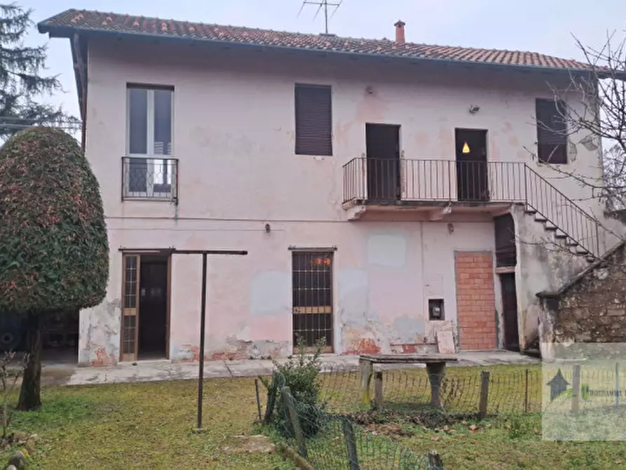 Immagine 2 di Casa indipendente in vendita  in Via Giuseppe Verdi a Castano Primo