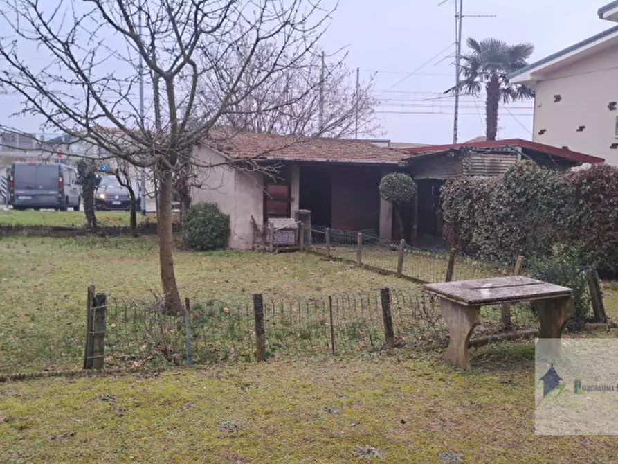 Immagine 5 di Casa indipendente in vendita  in Via Giuseppe Verdi a Castano Primo