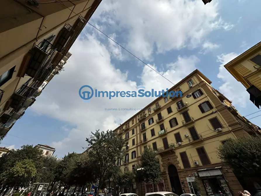 Immagine 1 di Palazzo in vendita  in Via Sant'Antonio Abate a Napoli