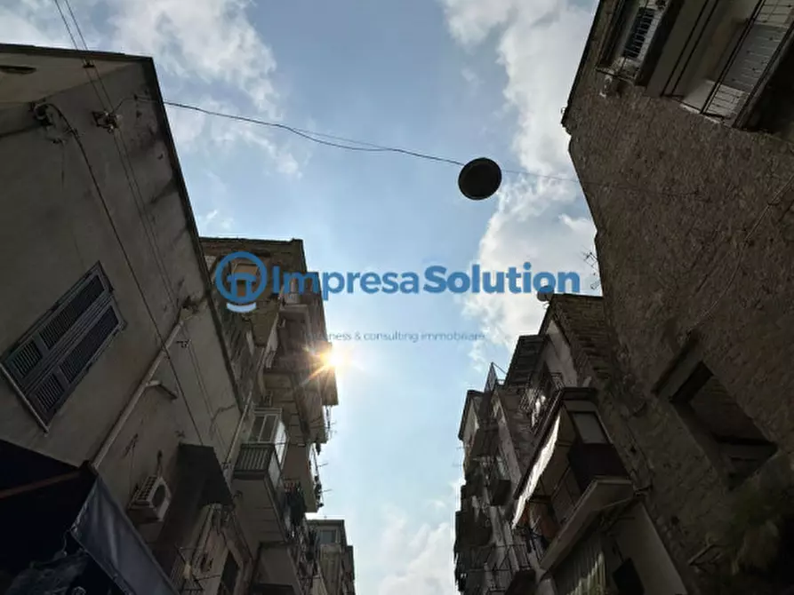 Immagine 7 di Palazzo in vendita  in Via Sant'Antonio Abate a Napoli