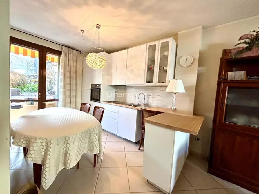 Immagine 1 di Villetta a schiera in vendita  in via Senio a Prato