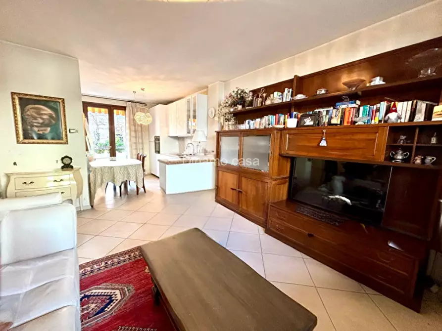 Immagine 3 di Villetta a schiera in vendita  in via Senio a Prato