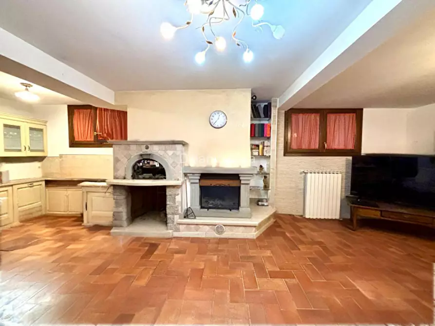 Immagine 23 di Villetta a schiera in vendita  in via Senio a Prato