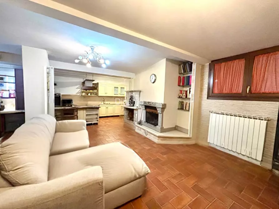 Immagine 24 di Villetta a schiera in vendita  in via Senio a Prato