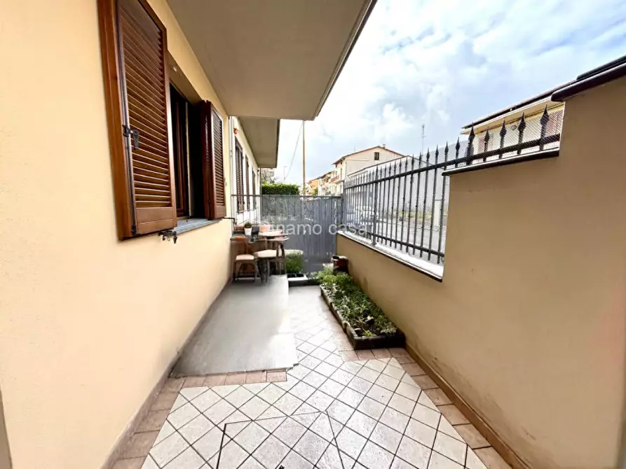 Immagine 25 di Villetta a schiera in vendita  in via Senio a Prato