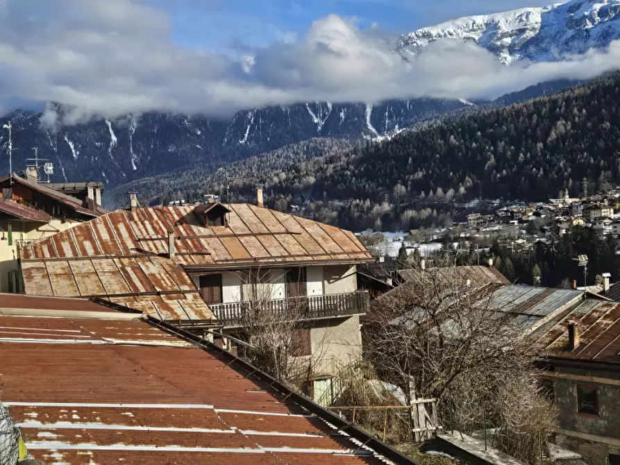 Immagine 2 di Casa indipendente in vendita  in Via Della Camocina a Commezzadura