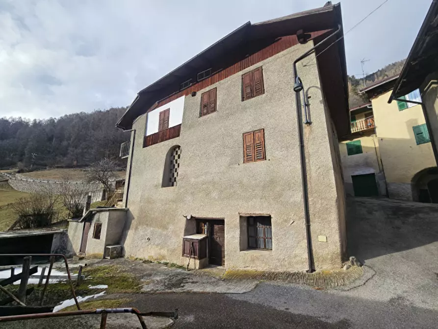 Immagine 3 di Casa indipendente in vendita  in Via Della Camocina a Commezzadura