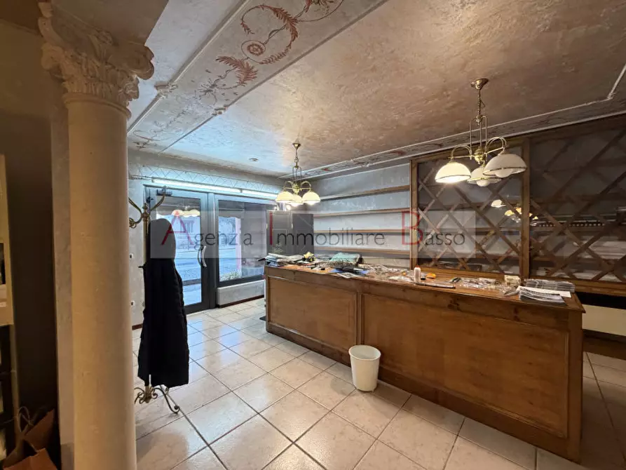 Immagine 1 di Negozio in affitto  in VIA VALSUGANA a San Giorgio In Bosco