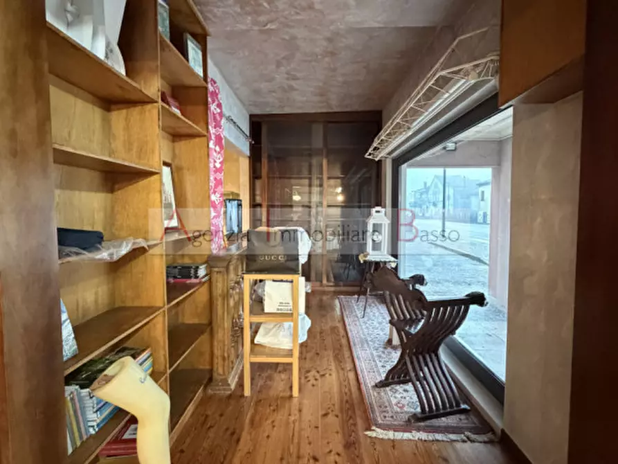 Immagine 5 di Negozio in affitto  in VIA VALSUGANA a San Giorgio In Bosco