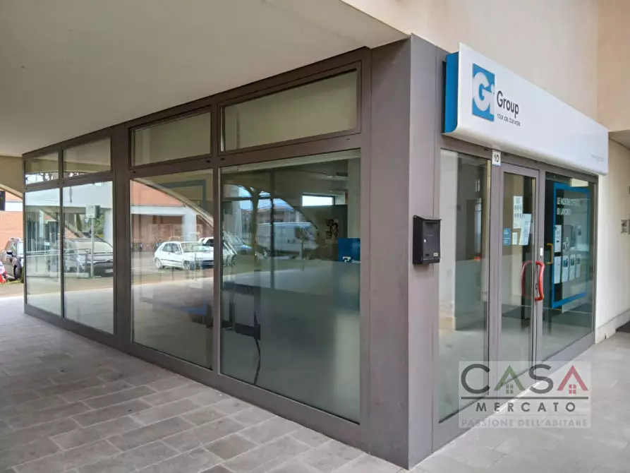 Immagine 1 di Negozio in vendita  in Piazza Nicolo' di Maniago a Maniago