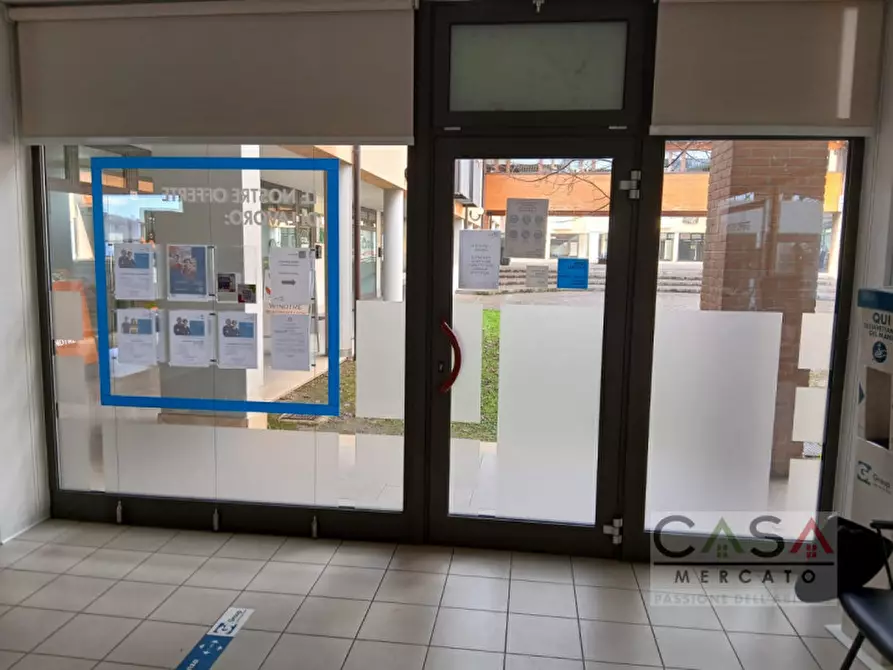 Immagine 4 di Negozio in vendita  in Piazza Nicolo' di Maniago a Maniago