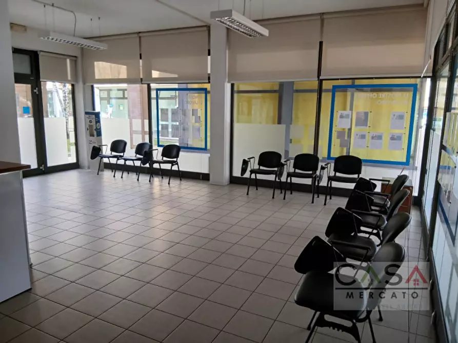 Immagine 5 di Negozio in vendita  in Piazza Nicolo' di Maniago a Maniago