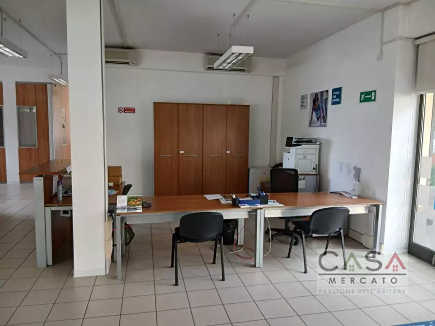 Immagine 7 di Negozio in vendita  in Piazza Nicolo' di Maniago a Maniago