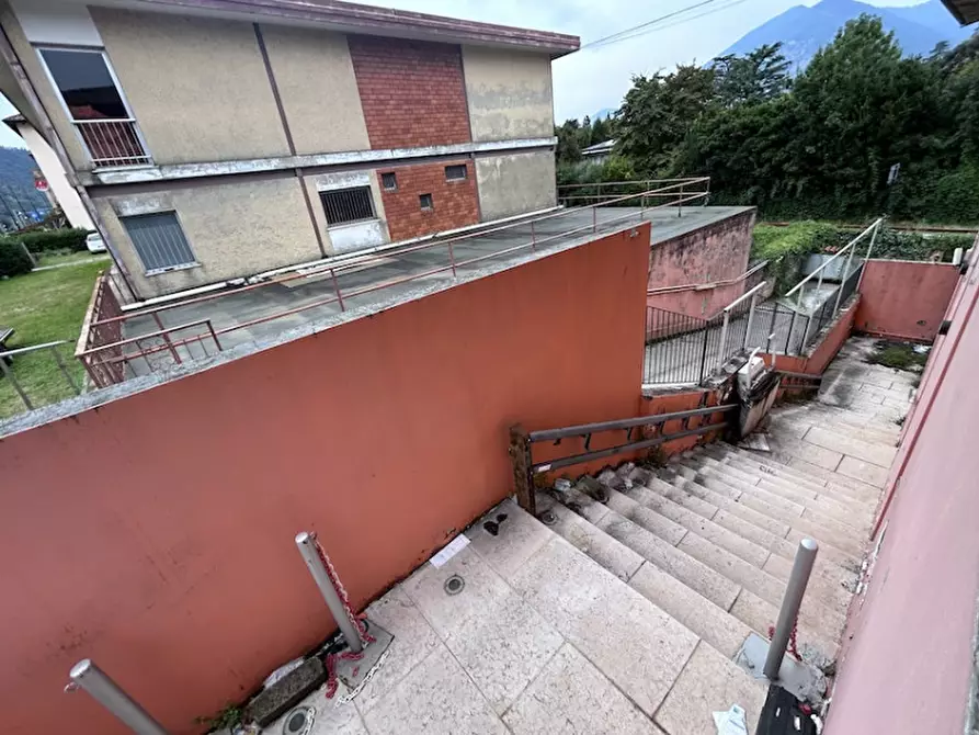 Immagine 15 di Negozio in affitto  in via vittorio veneto 9 a Iseo