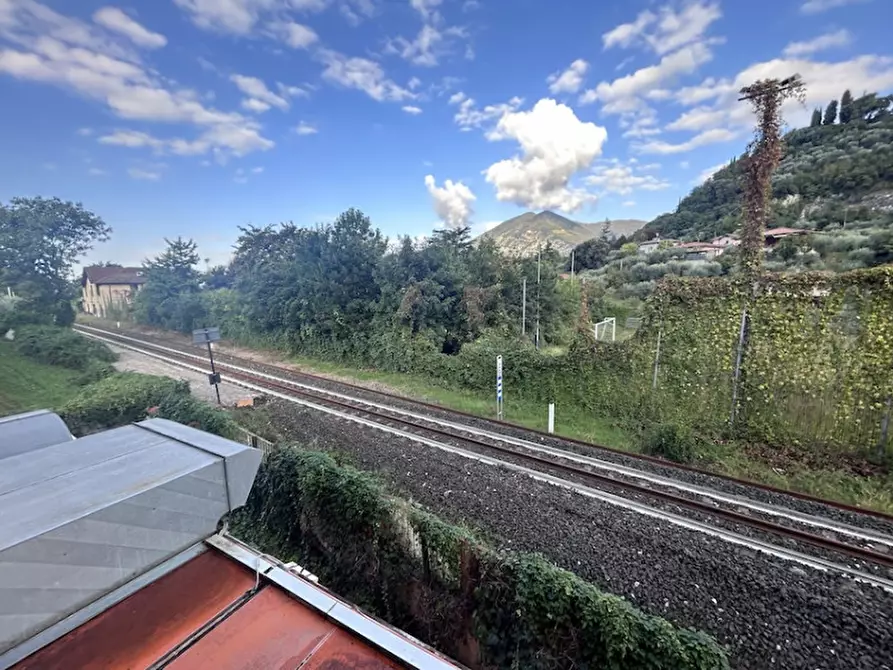 Immagine 16 di Negozio in affitto  in via vittorio veneto 9 a Iseo