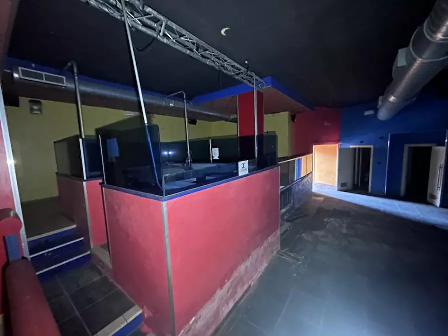 Immagine 20 di Negozio in affitto  in via vittorio veneto 9 a Iseo