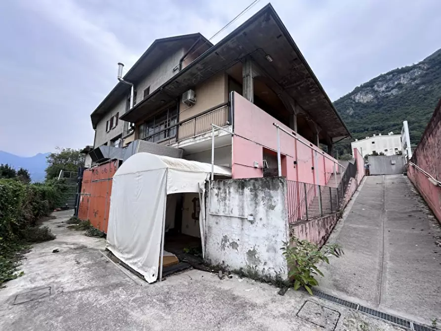 Immagine 13 di Negozio in vendita  in via vittorio veneto 9 a Iseo
