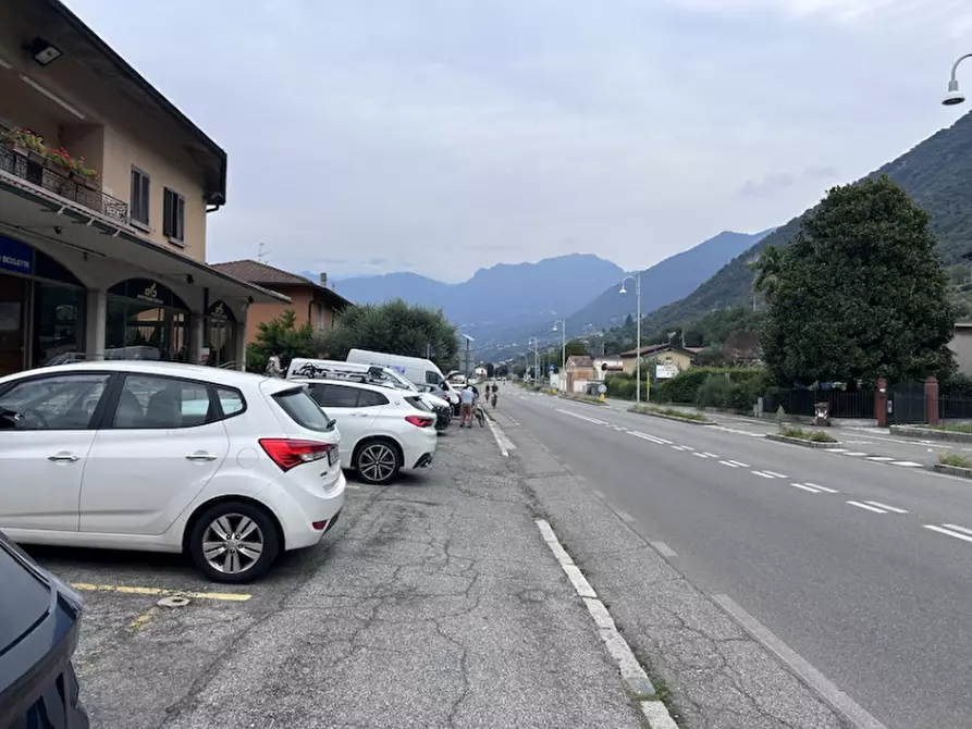 Immagine 14 di Negozio in vendita  in via vittorio veneto 9 a Iseo