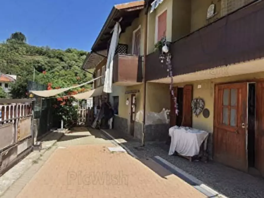 Immagine 1 di Villetta a schiera in vendita  in Via Circonvallazione, 3 a Zimone