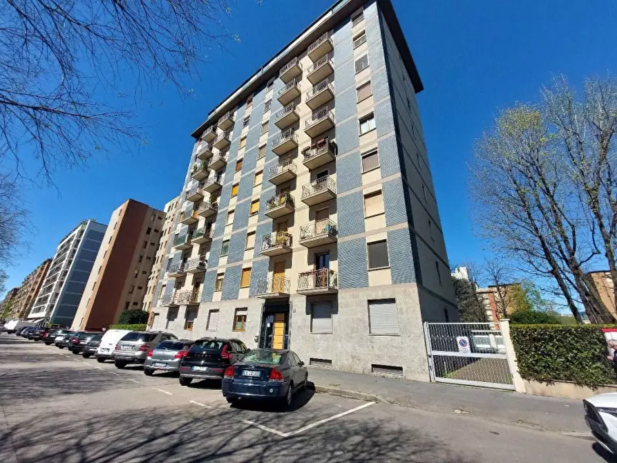 Immagine 1 di Appartamento in affitto  in Viale Famagosta, 37 a Milano