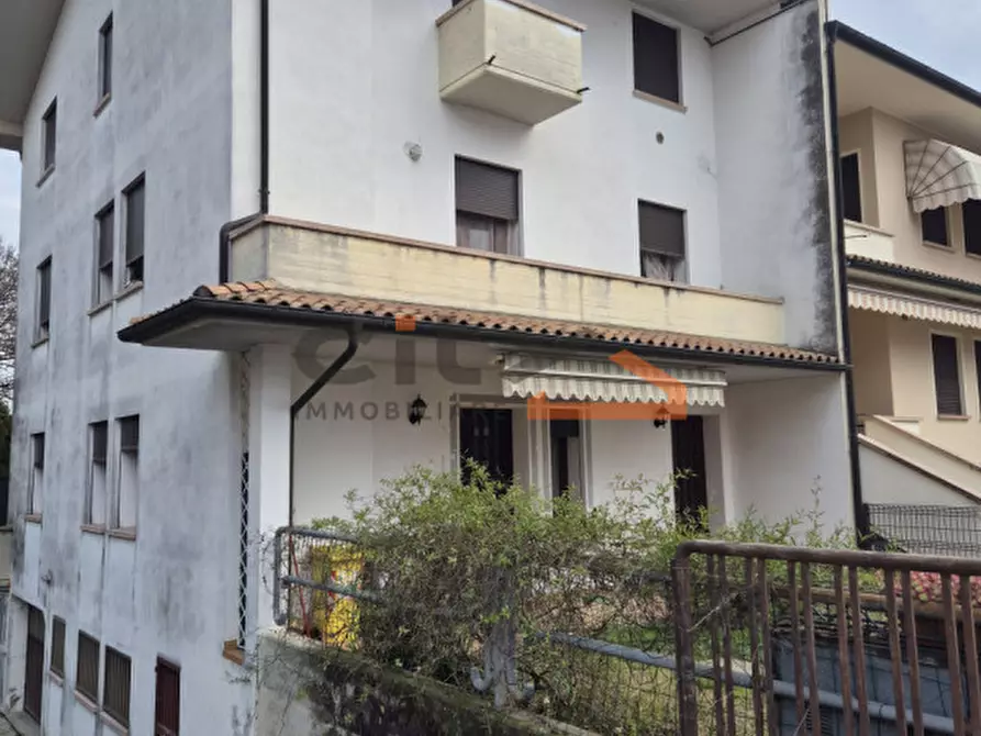 Immagine 25 di Appartamento in vendita  in Via Julia 7 a Romano D'ezzelino