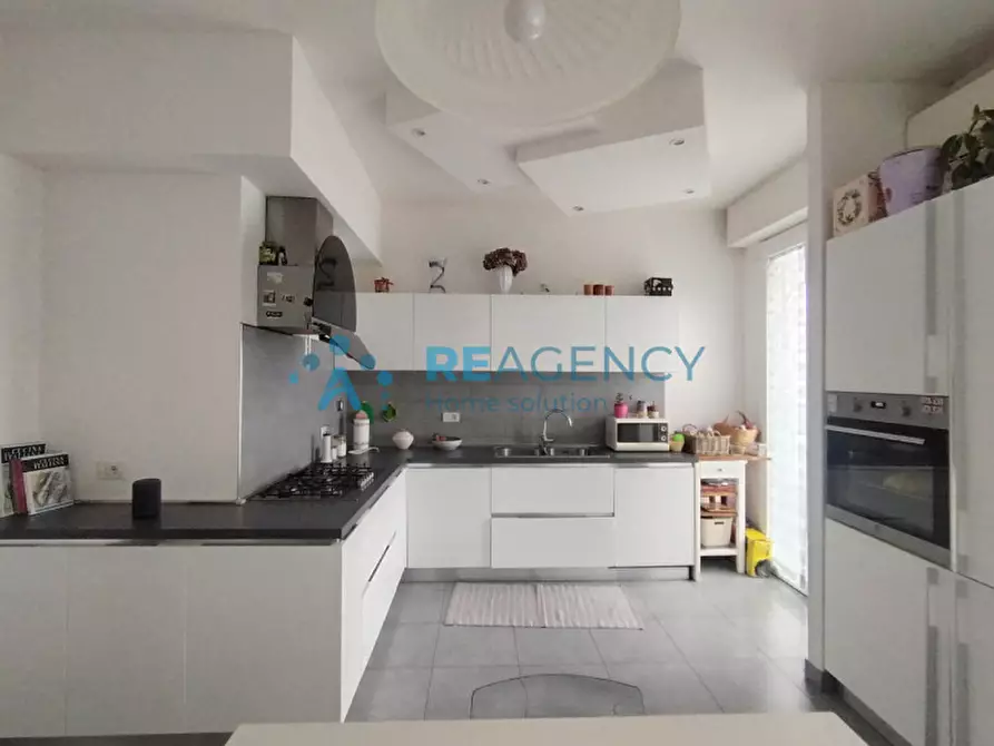 Immagine 3 di Appartamento in vendita  in Via Achille Grandi a Signa