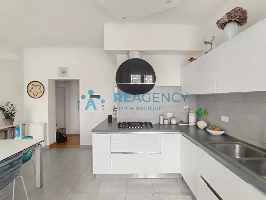 Immagine 7 di Appartamento in vendita  in Via Achille Grandi a Signa