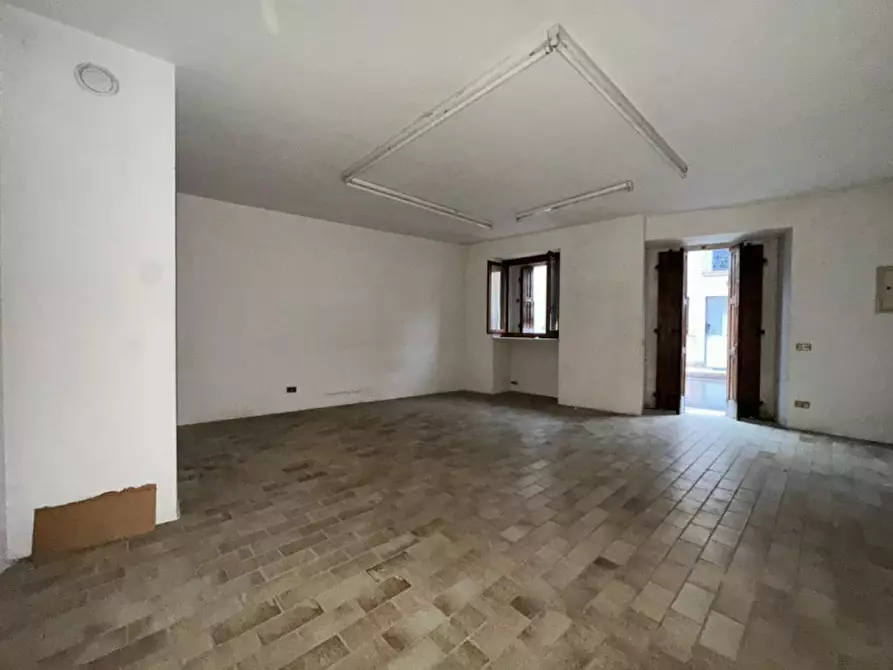 Immagine 4 di Negozio in vendita  in Piazza a Badia Calavena