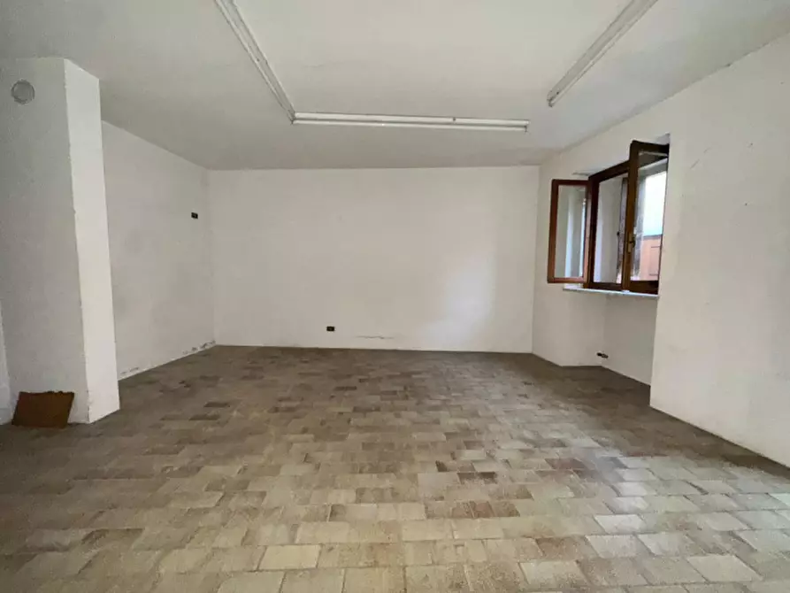 Immagine 9 di Negozio in vendita  in Piazza a Badia Calavena