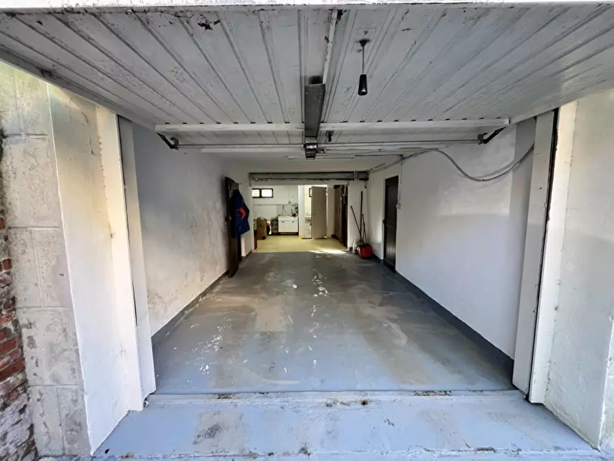 Immagine 2 di Garage in vendita  in Via Cesare Pavese a Bologna