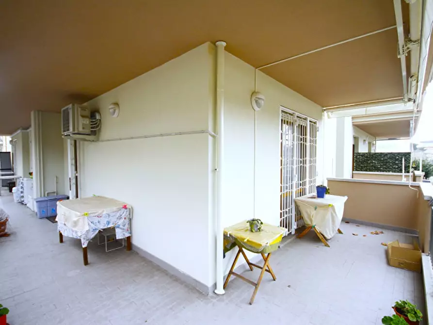 Immagine 3 di Appartamento in vendita  in viale Cesenatico a Riccione