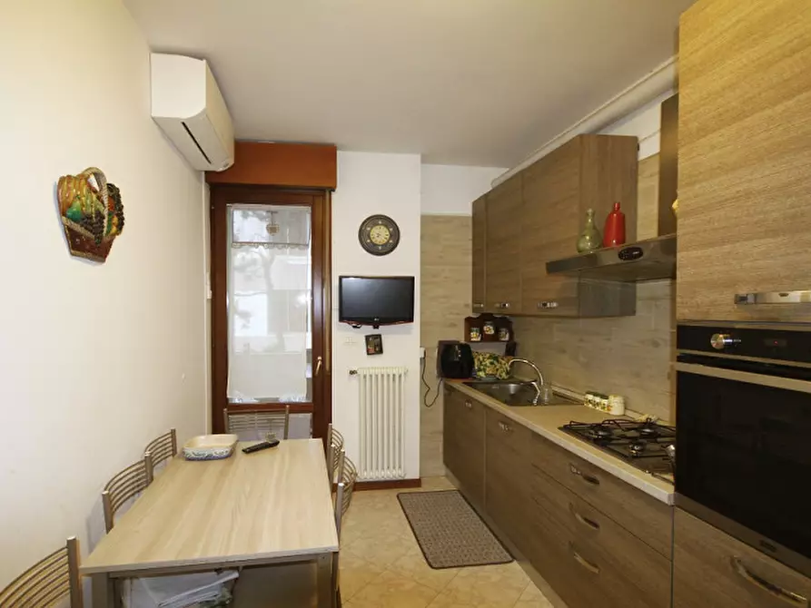 Immagine 10 di Appartamento in vendita  in viale Cesenatico a Riccione