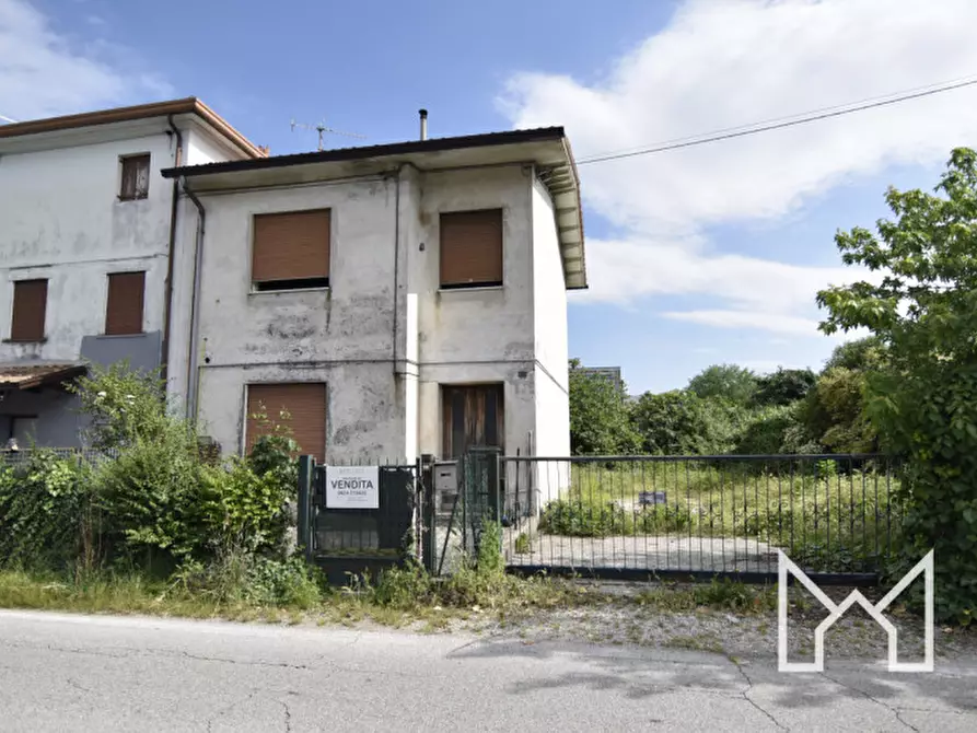 Immagine 1 di Casa bifamiliare in vendita  a Rossano Veneto