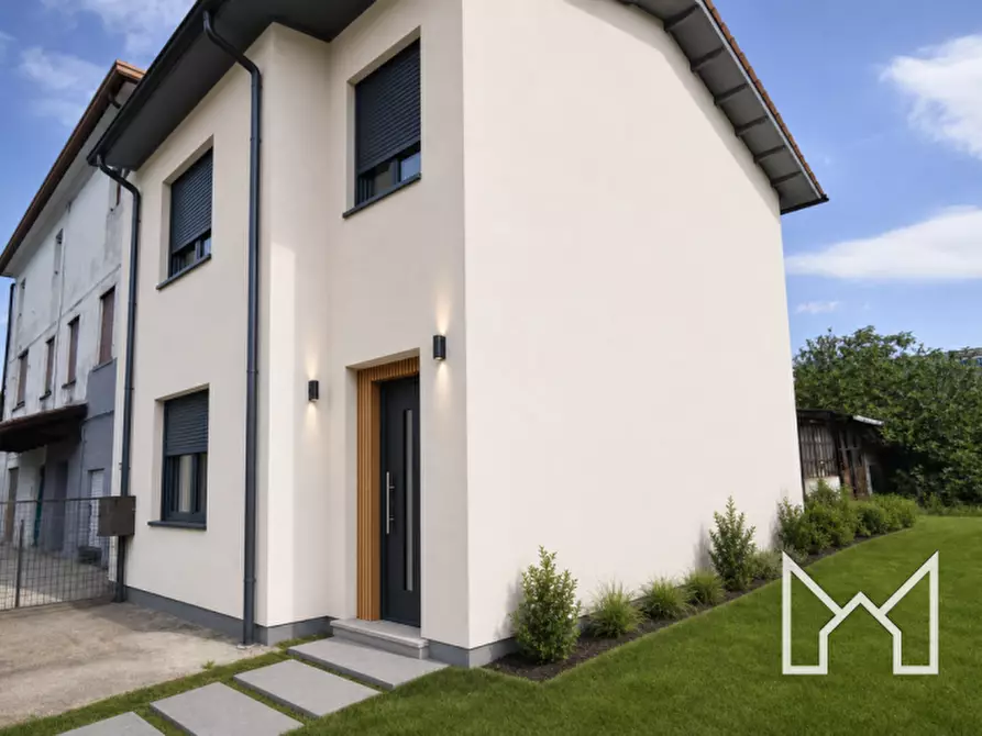 Immagine 2 di Casa bifamiliare in vendita  a Rossano Veneto