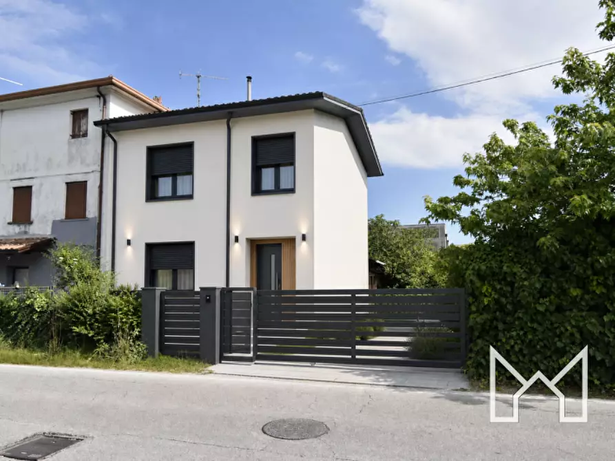 Immagine 4 di Casa bifamiliare in vendita  a Rossano Veneto
