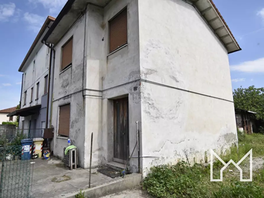 Immagine 4 di Casa bifamiliare in vendita  a Rossano Veneto