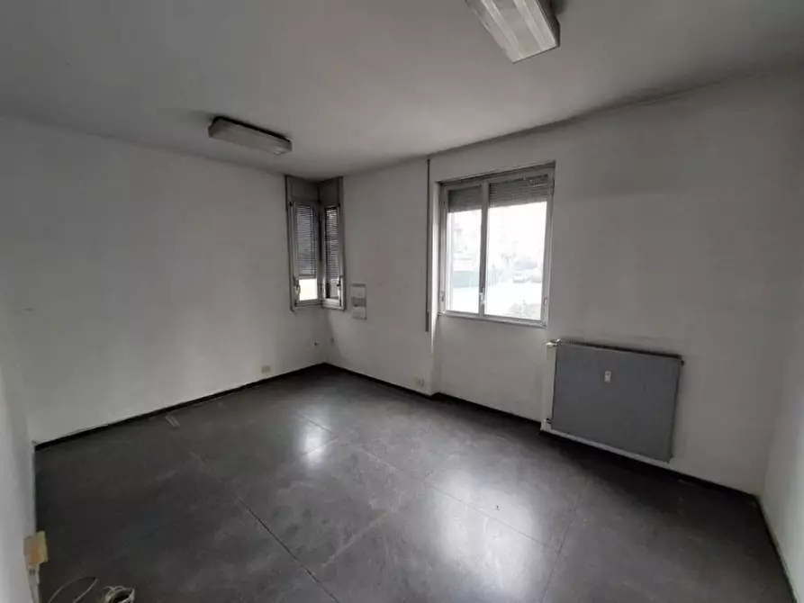 Immagine 8 di Ufficio in vendita  in Viale Giulio Cesare, 17, 22100 Como CO, Italia a Como