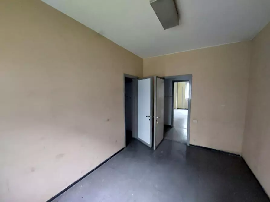 Immagine 10 di Ufficio in vendita  in Viale Giulio Cesare, 17, 22100 Como CO, Italia a Como