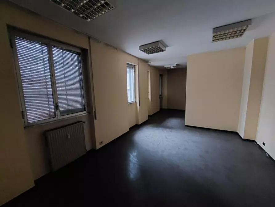 Immagine 13 di Ufficio in vendita  in Viale Giulio Cesare, 17, 22100 Como CO, Italia a Como