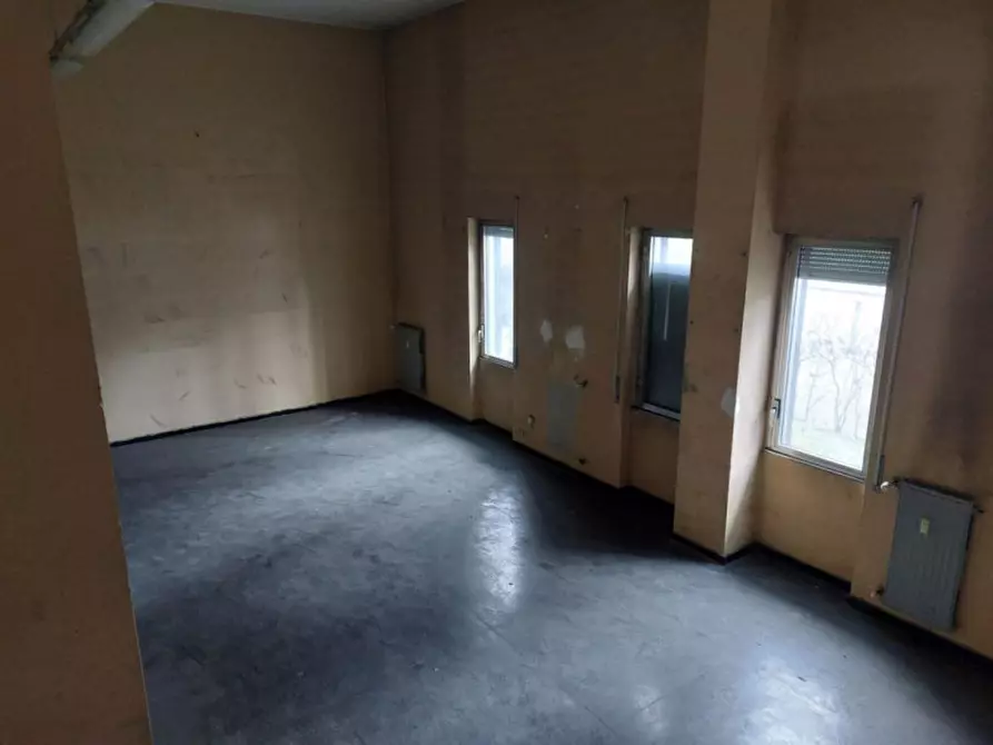 Immagine 17 di Ufficio in vendita  in Viale Giulio Cesare, 17, 22100 Como CO, Italia a Como