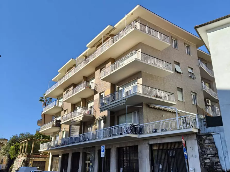 Immagine 9 di Ufficio in vendita  in Viale Giacomo Matteotti, 105 a Imperia