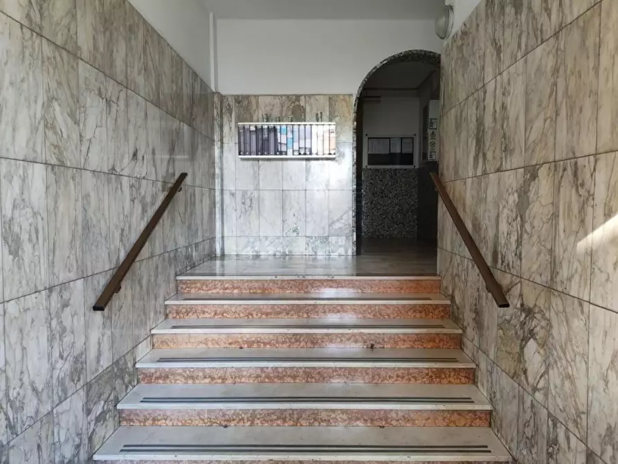 Immagine 10 di Ufficio in vendita  in Viale Giacomo Matteotti, 105 a Imperia