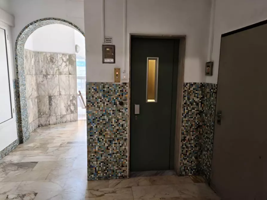 Immagine 11 di Ufficio in vendita  in Viale Giacomo Matteotti, 105 a Imperia