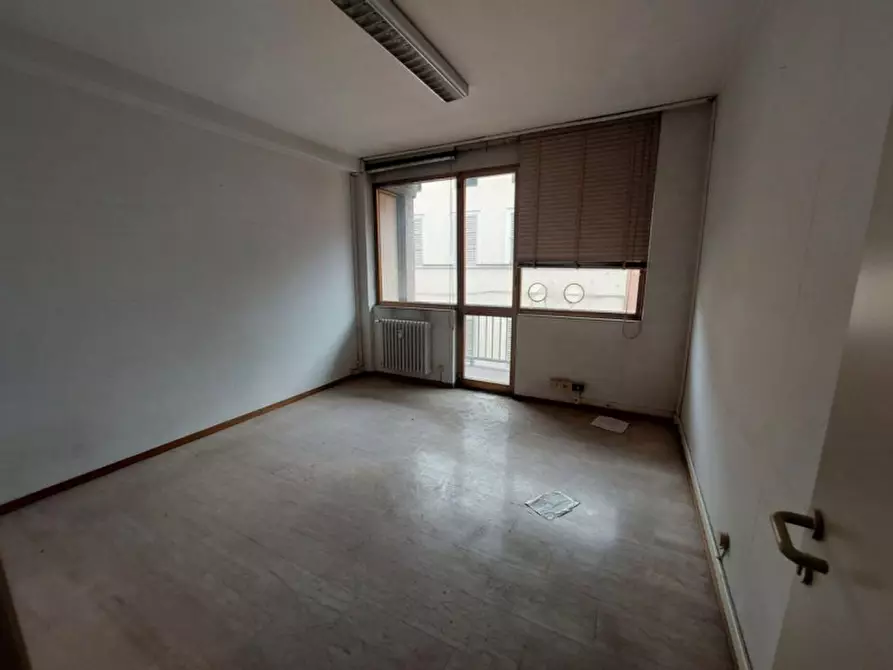 Immagine 9 di Ufficio in vendita  in Str. XXII Luglio, 27, 43121 Parma PR, Italia a Parma