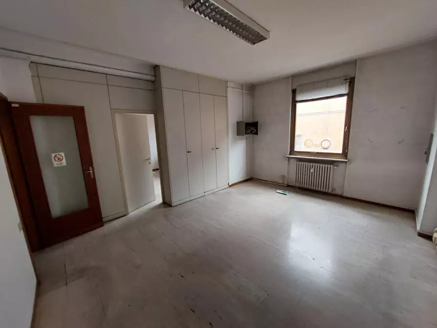 Immagine 12 di Ufficio in vendita  in Str. XXII Luglio, 27, 43121 Parma PR, Italia a Parma