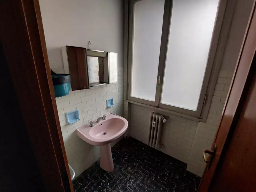 Immagine 14 di Ufficio in vendita  in Str. XXII Luglio, 27, 43121 Parma PR, Italia a Parma