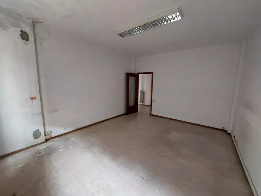 Immagine 15 di Ufficio in vendita  in Str. XXII Luglio, 27, 43121 Parma PR, Italia a Parma
